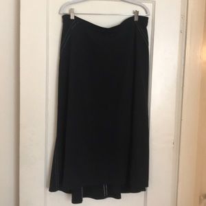 Chic and Comfy Skirt with White Stitching